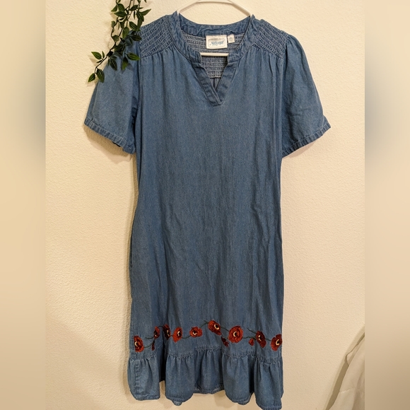 Nationals Embroidered denim Ruffle Midi Dress with flowers, ruching & pockets M - Picture 3 of 9